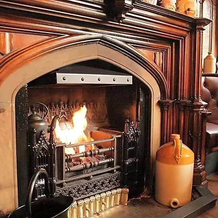 Masons Arms 4*